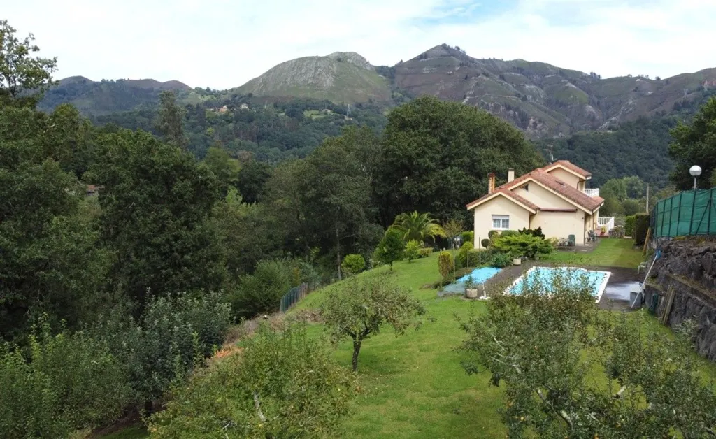 Aed - Chalet with Mountain Views in Caxidi, Parres