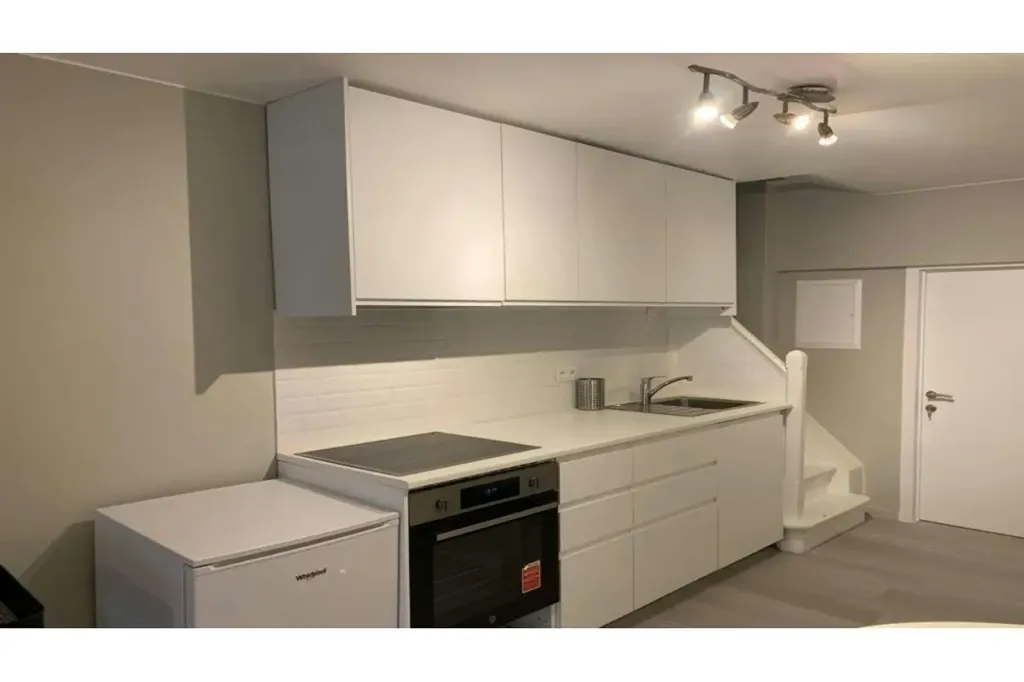 Cucina - Furnished Studio in Squares, Brussels