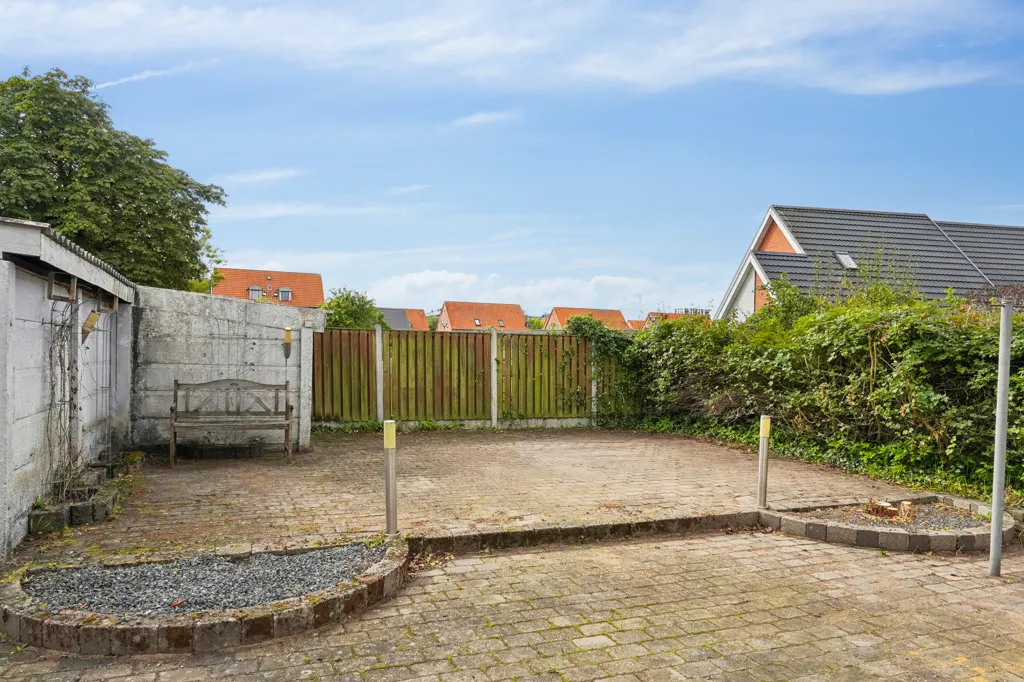 Jardin - Villa with Potential for Renovation in Herning