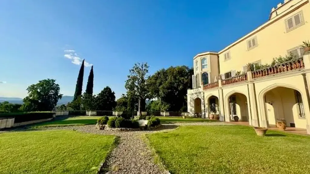 Exterior - Charming Apartment in Prestigious Villa, Florence