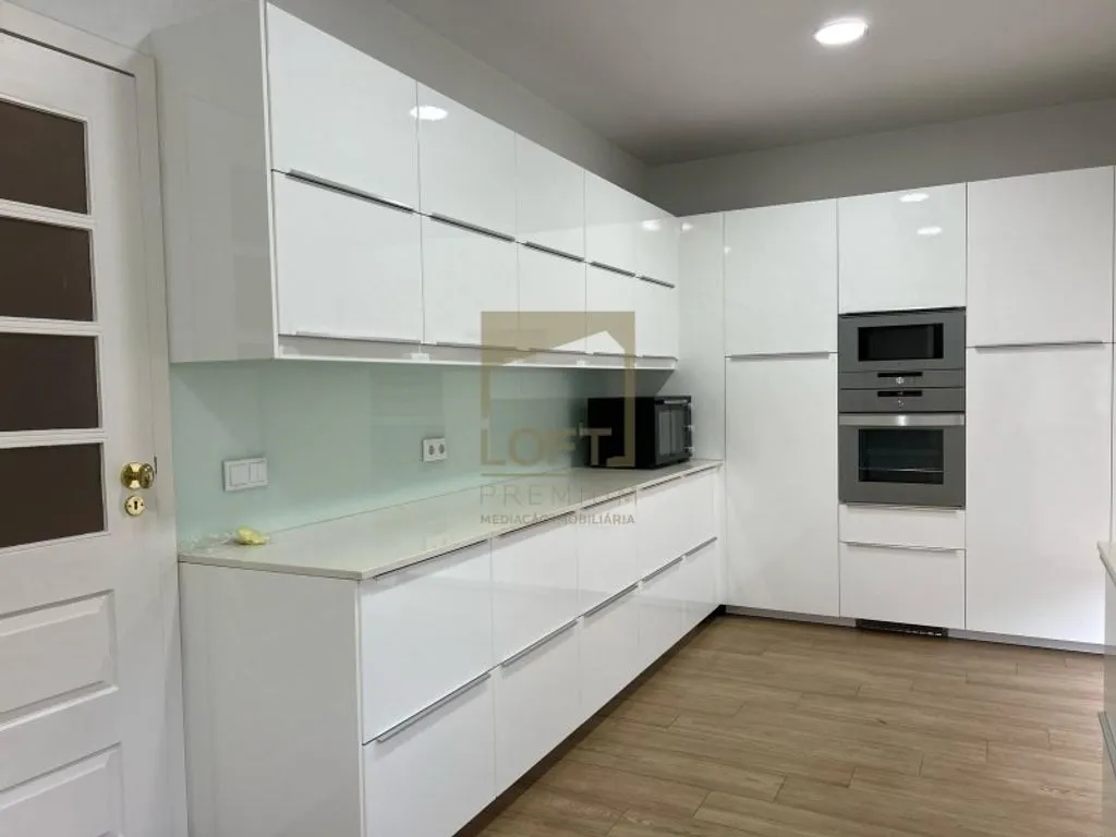 Köök - Luxury T5 House with Garden in Guimarães