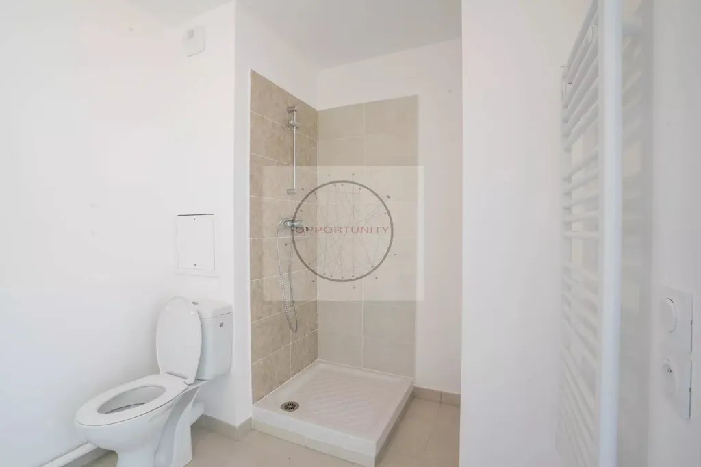 Vannitoad - 2-Bed Apartment with Garden View in Le Blanc-Mesnil