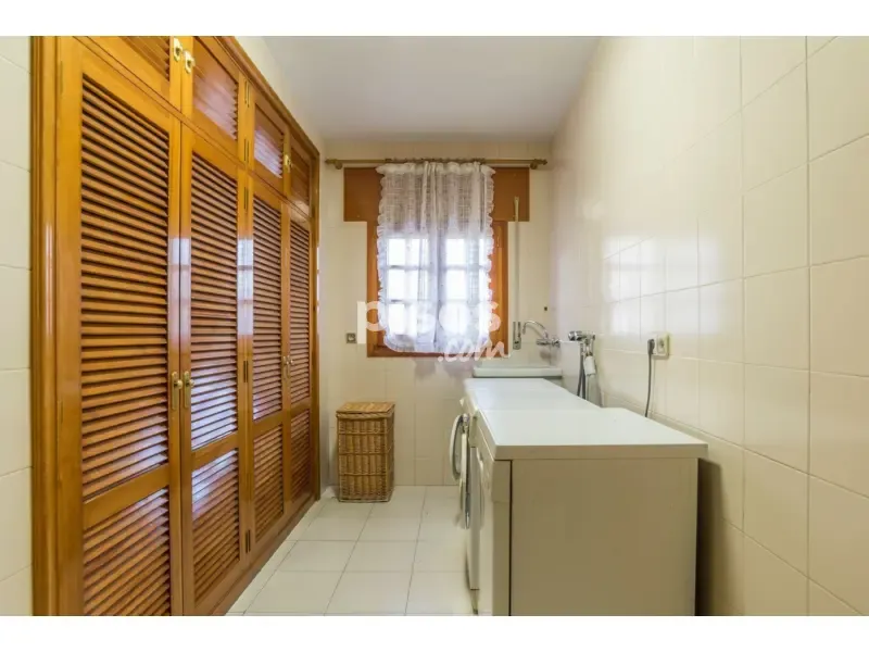 Buanderie - Maison 6 chambres à ES
