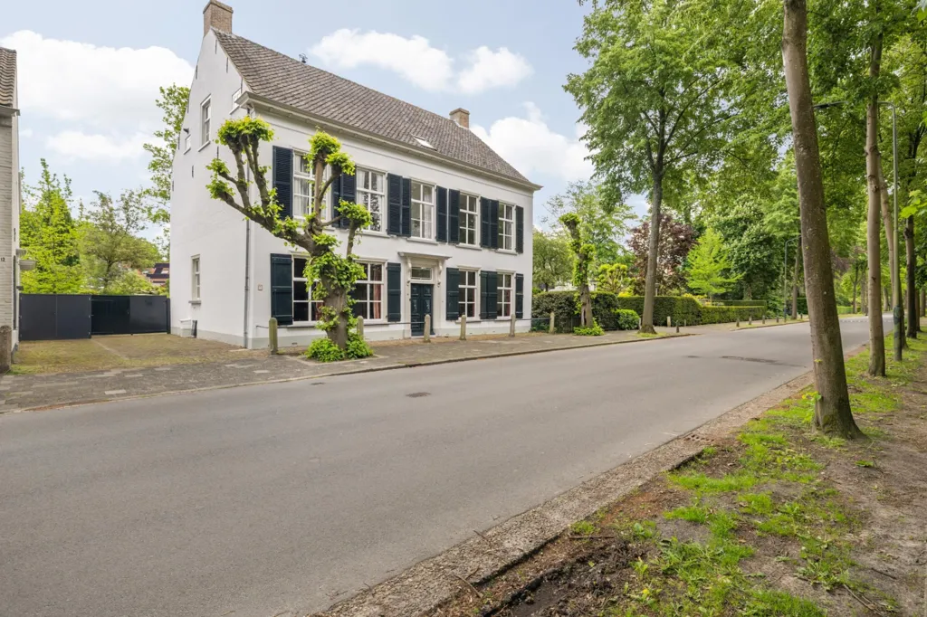 Exterior - Monumental Villa with Historical Charm in Breda