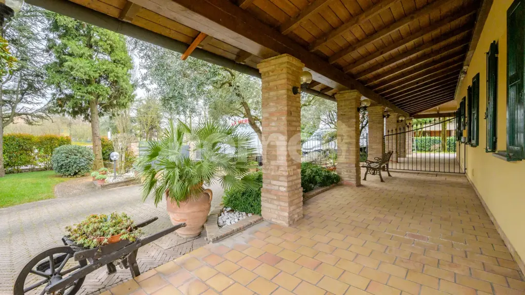 Terrass - Luxury Villa with Garden in Modena