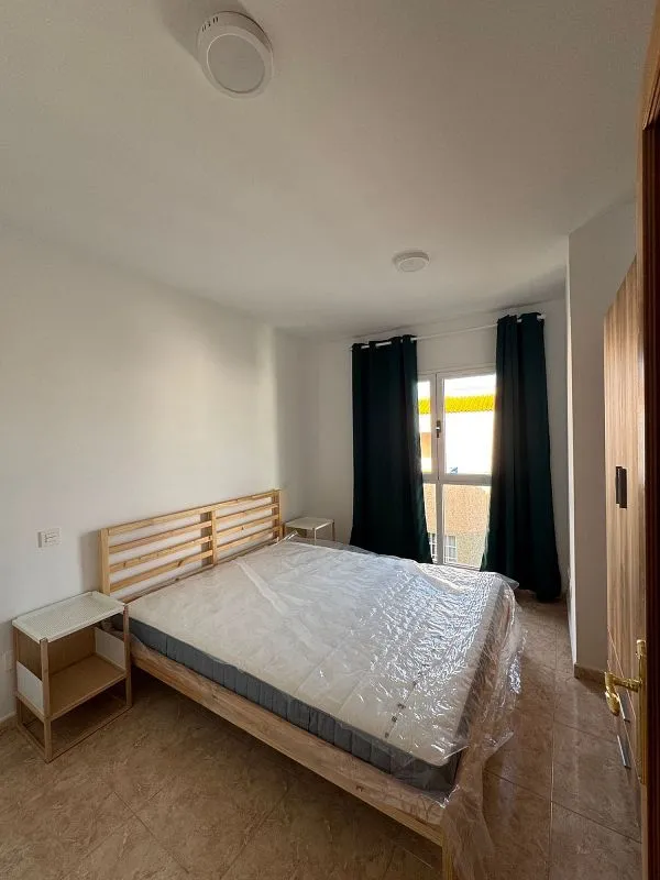 Chambres - Furnished Flat with Balcony in North District