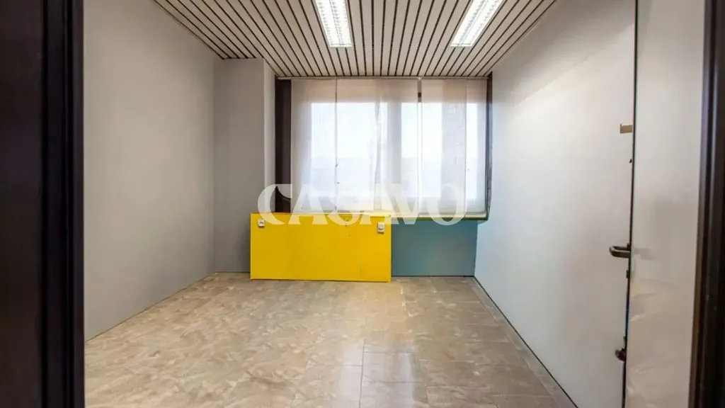 Esik - Dual-Use Apartment with Panoramic Terrace in Milan