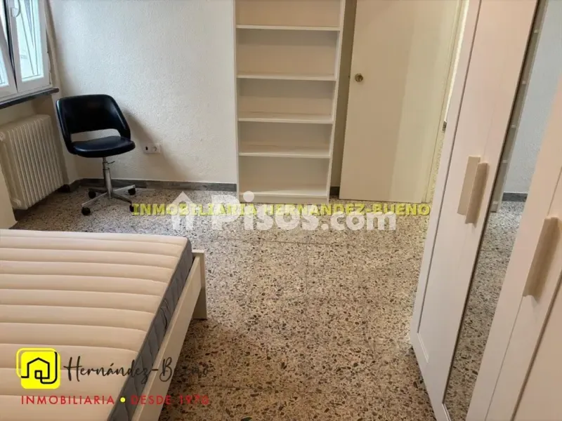 Magamistoad - Student-Friendly Flat with Balcony in Semicentro