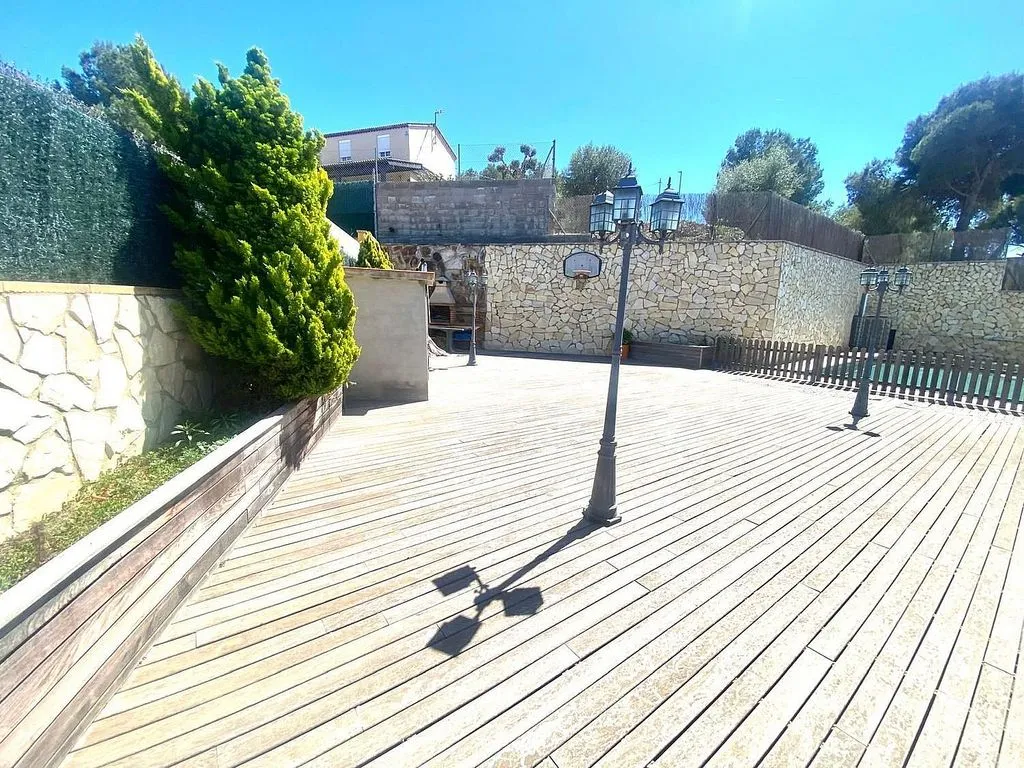 Piscine - Independent House with Pool in Valldemar