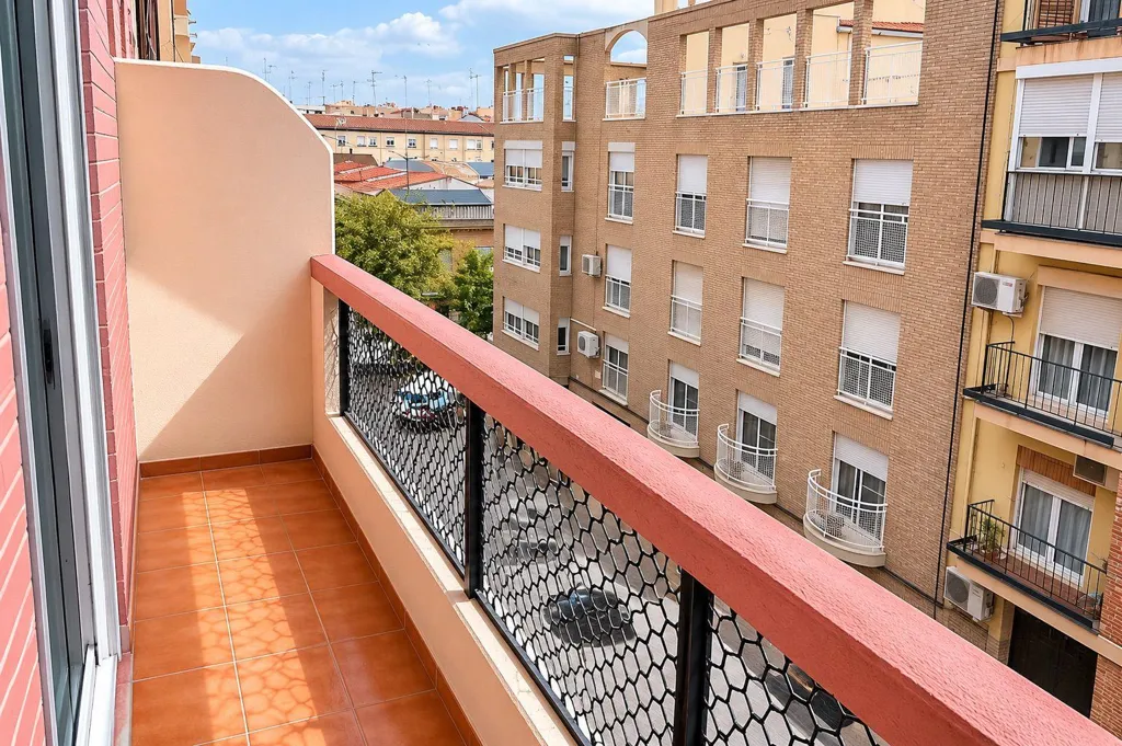 Rõdu - Semi-reformed Apartment with Double Orientation in Torrefiel