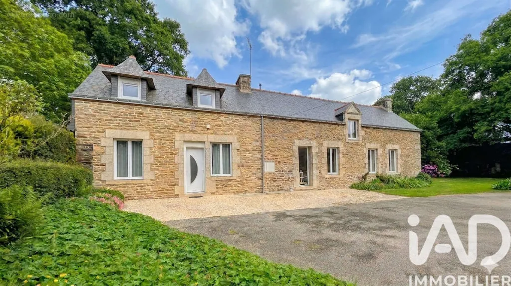 Maison 7 pièces à Radenac