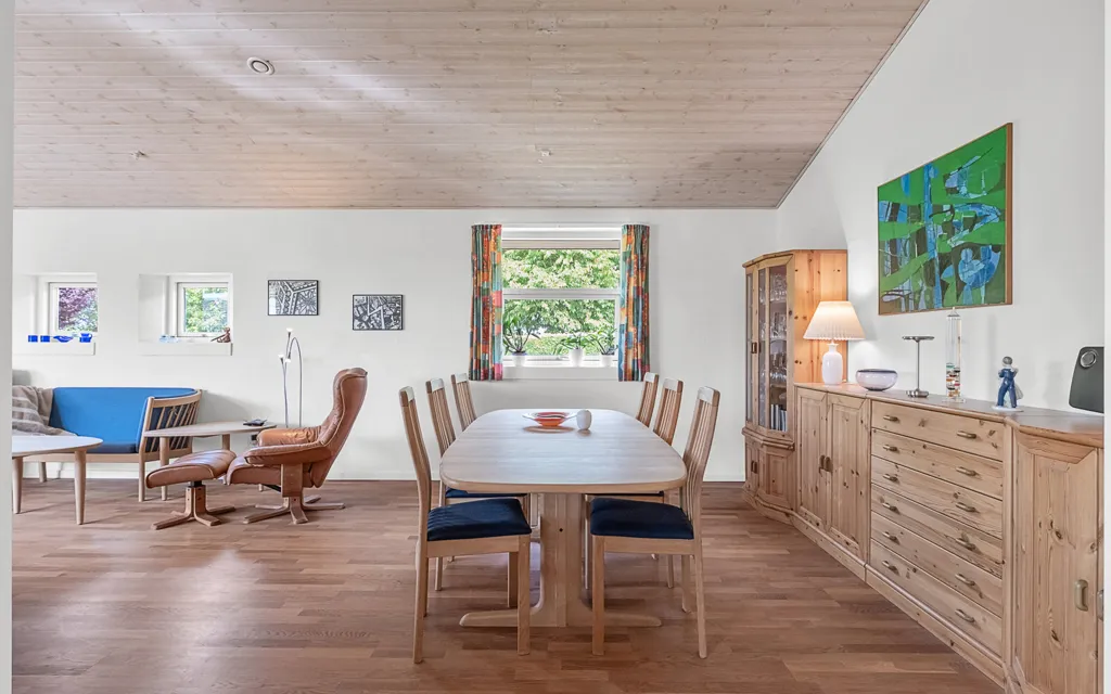 Söögituba - Spacious Villa with Garden in Skæring