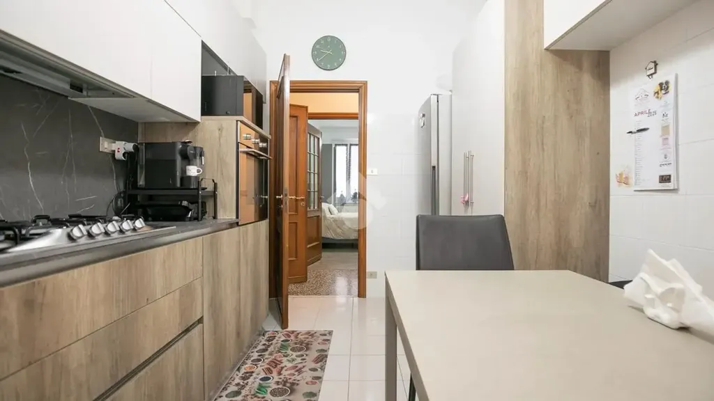 Cuisine - Rustic-Style Apartment with Central Location in Genoa