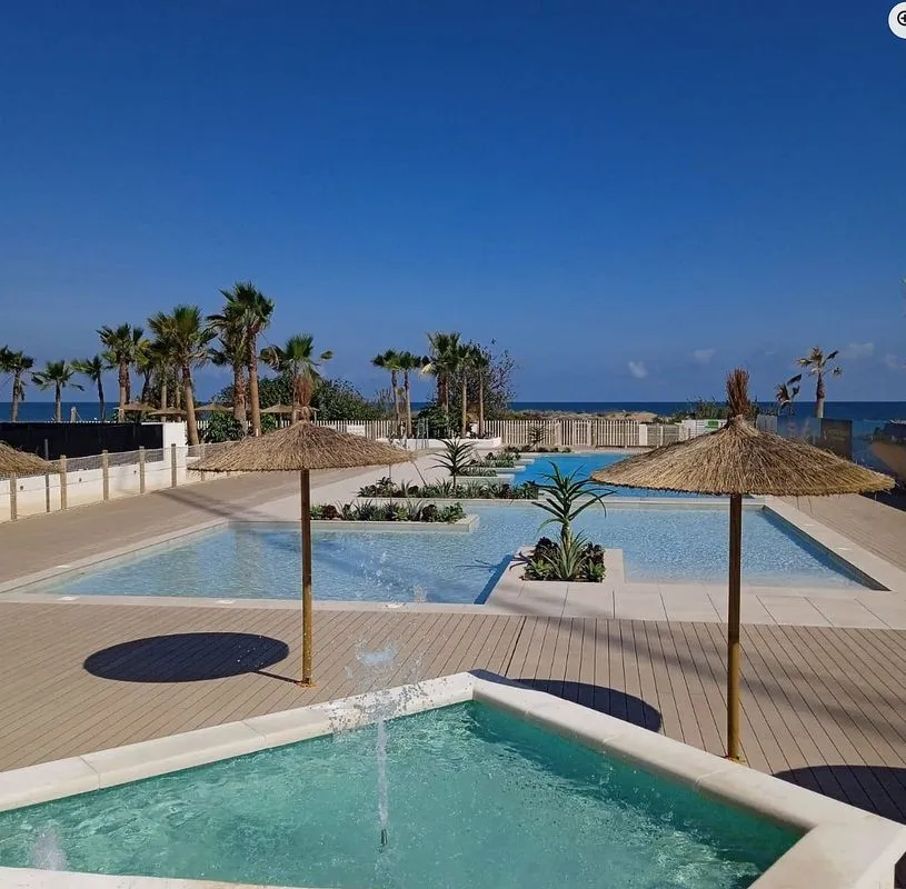 Bassein - Beachfront Apartment with Pool in Dénia