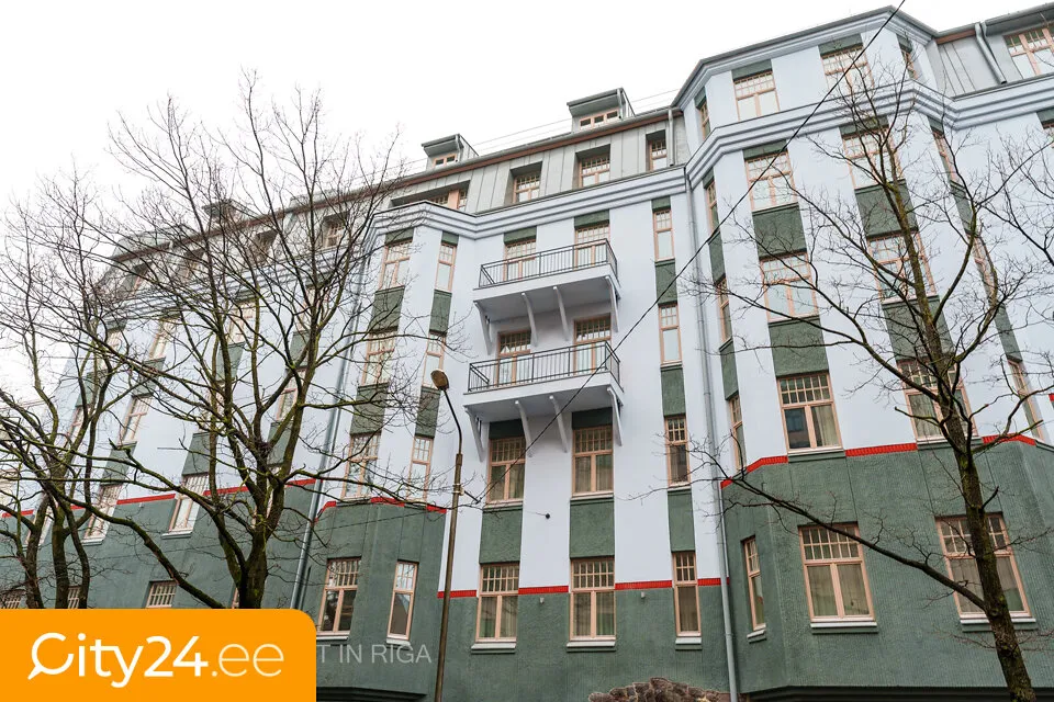 Välivaade - Furnished Studio in Historic Jūgendstil Building, Riga Centre