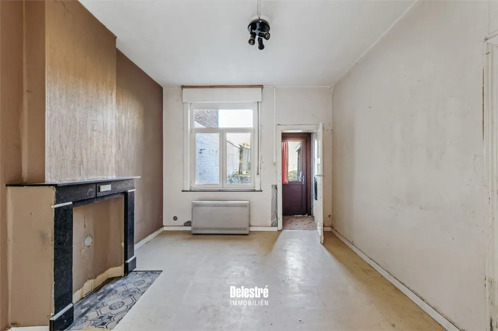 Toad - Renovation Project with Garage in Welle