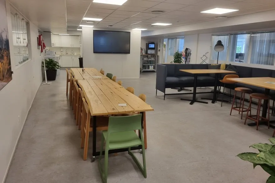 Söögituba - Office Space with Elevator near Ring 4