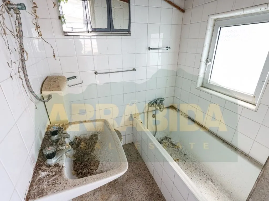 Salles de bain - Luxury Apartment Complex for Renovation in Sesimbra