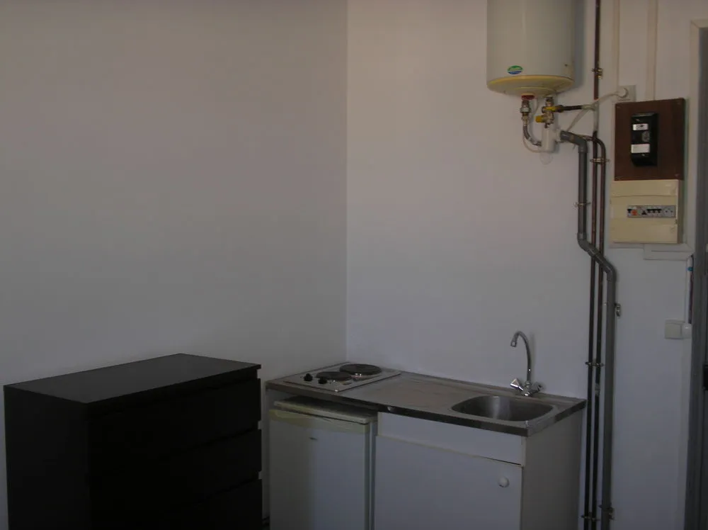 Cuisine - Studio Meublé dans un Immeuble Haussmannien à Paris