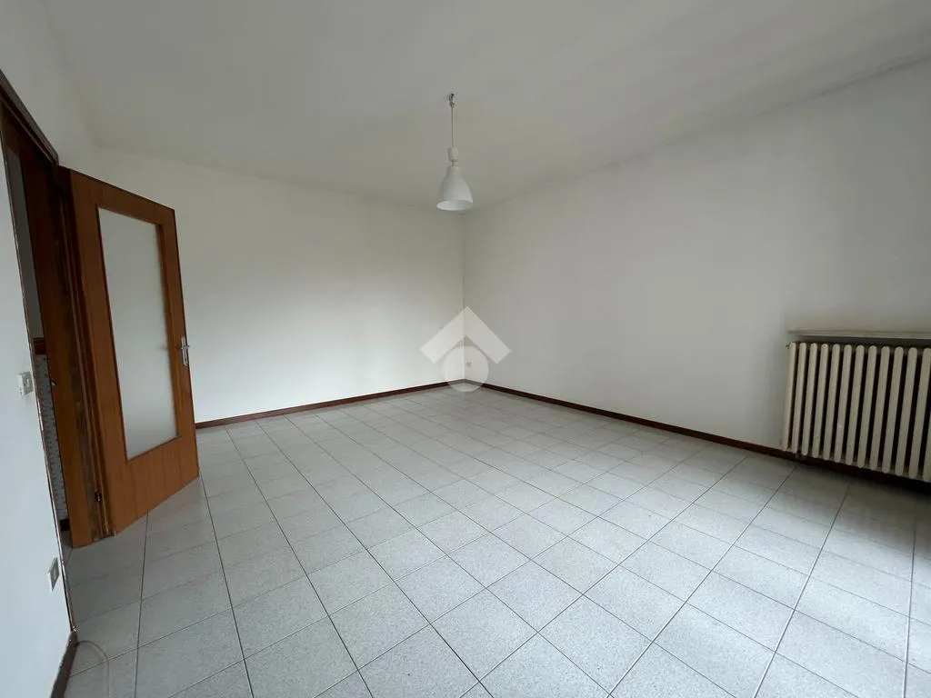 Toad - Quadrilocale with Balcony View in Sorisole