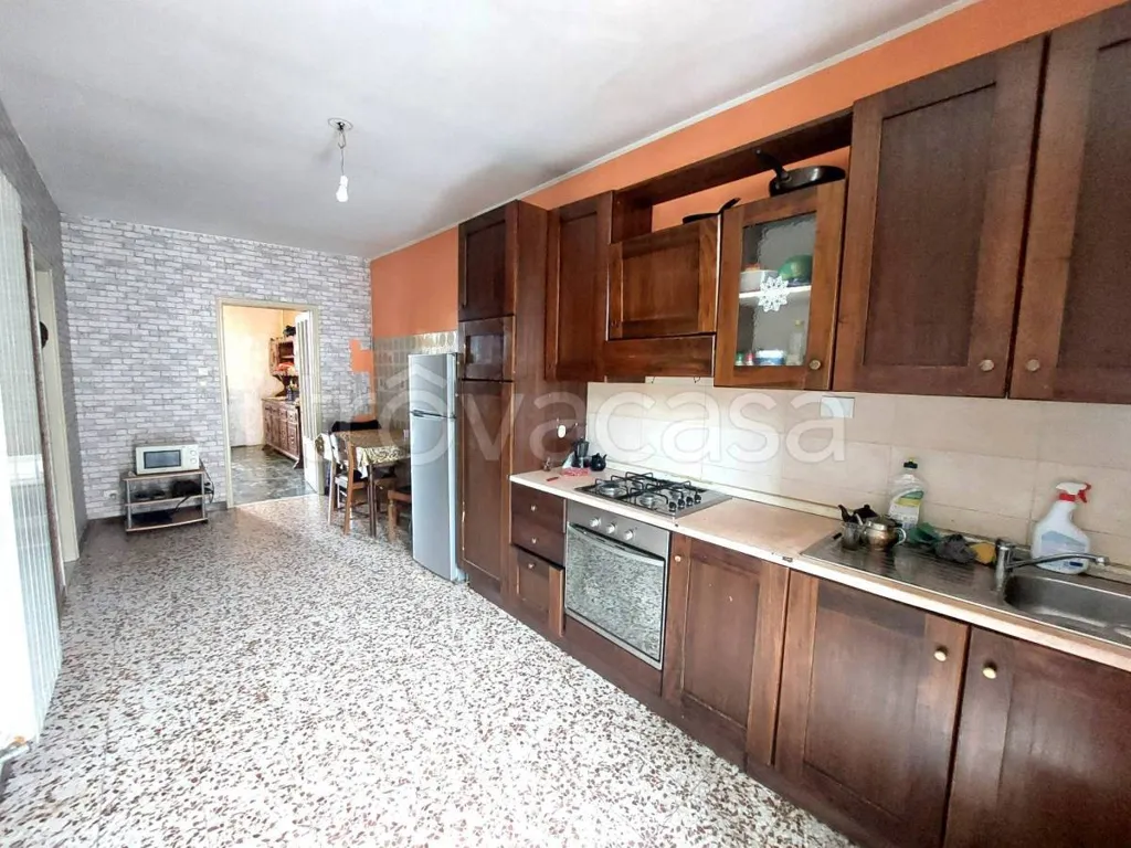 Cuisine - Rented Apartment with Balcony on Corso Piemonte, Saluzzo