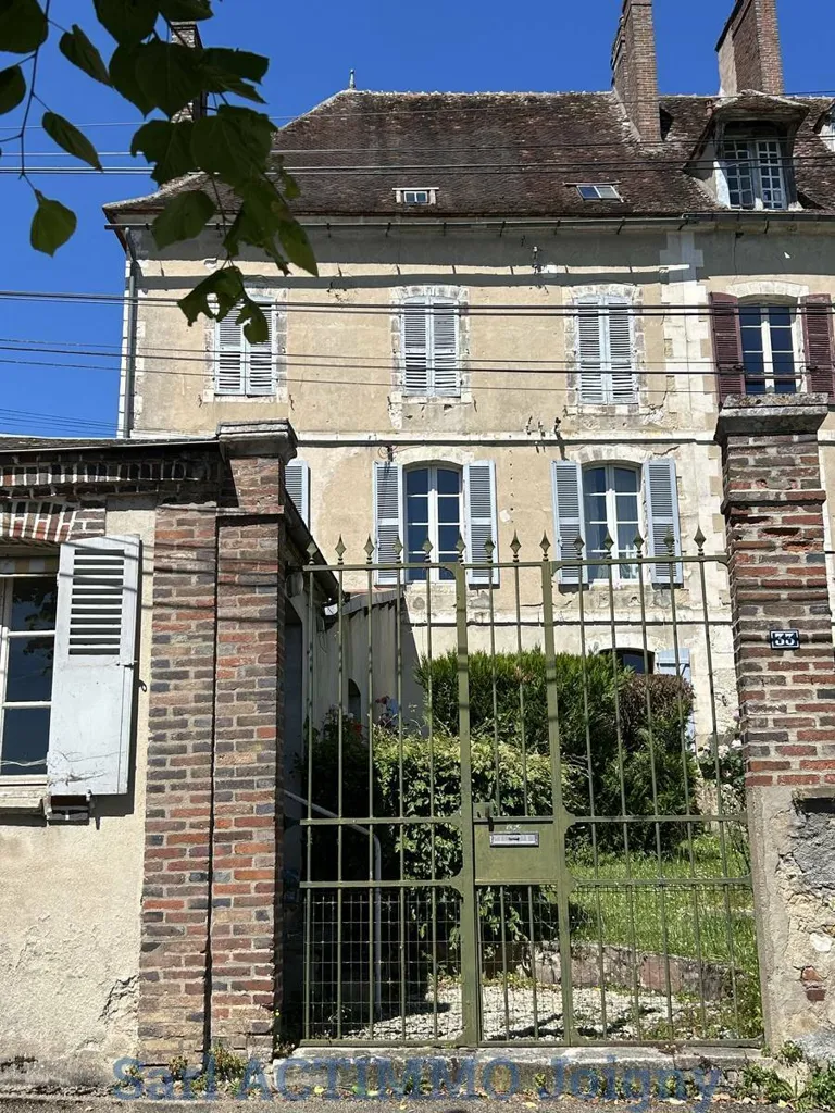 Esterno - City Centre House with River View in Joigny