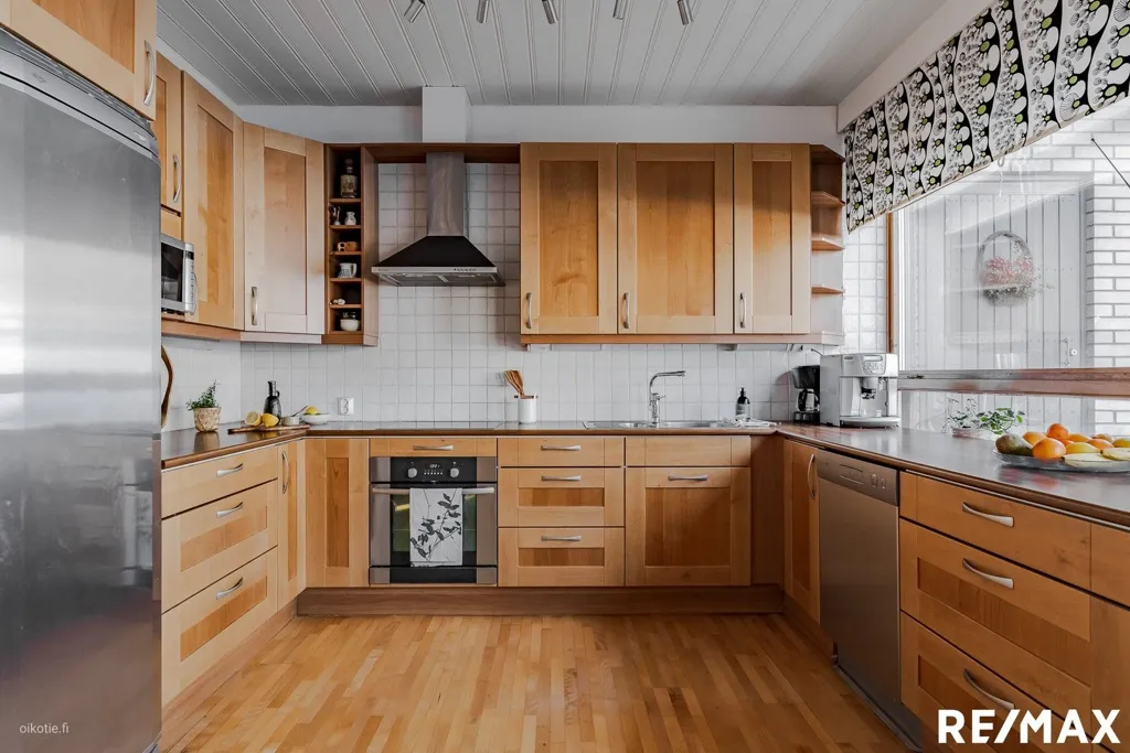 Cuisine - Beachfront House with Private Shore in Hirvensalo