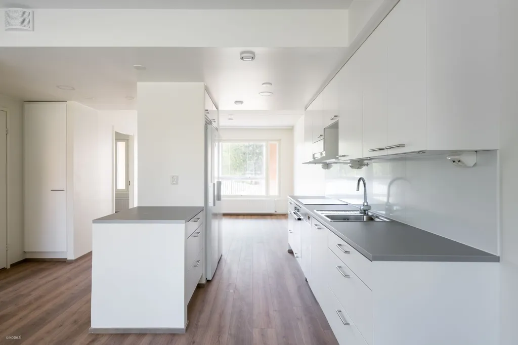 Cuisine - Modern Apartment with Balcony in Lippajärvi, Espoo