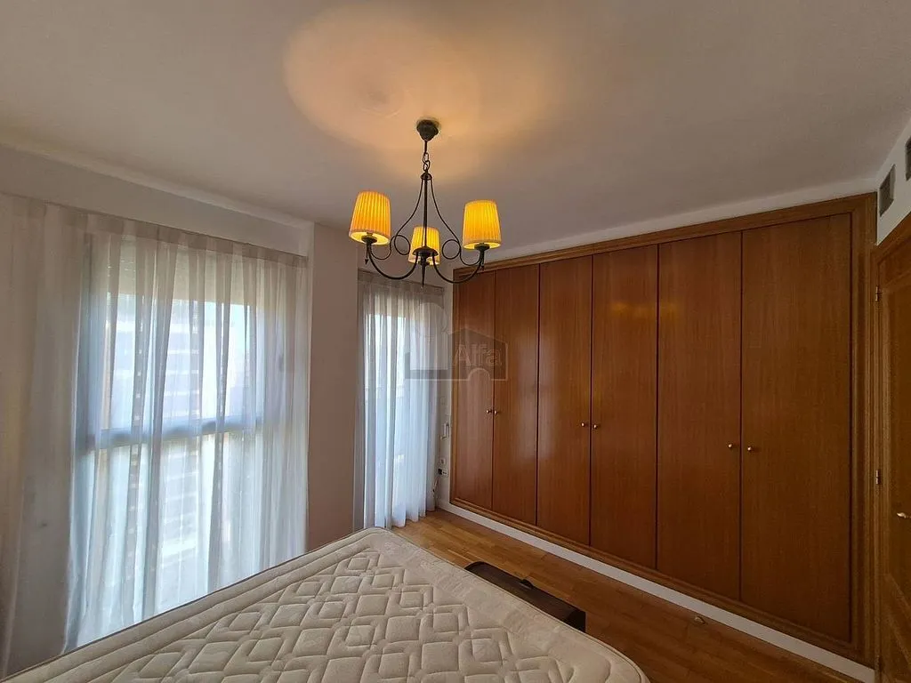 Bedrooms - 1-Bed Flat with Garden on Avenida Francia