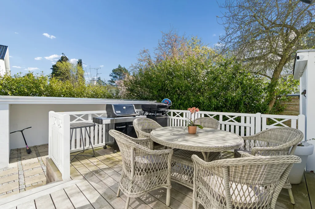 Terrass - Villa with Jacuzzi Terrace in Charlottenlund