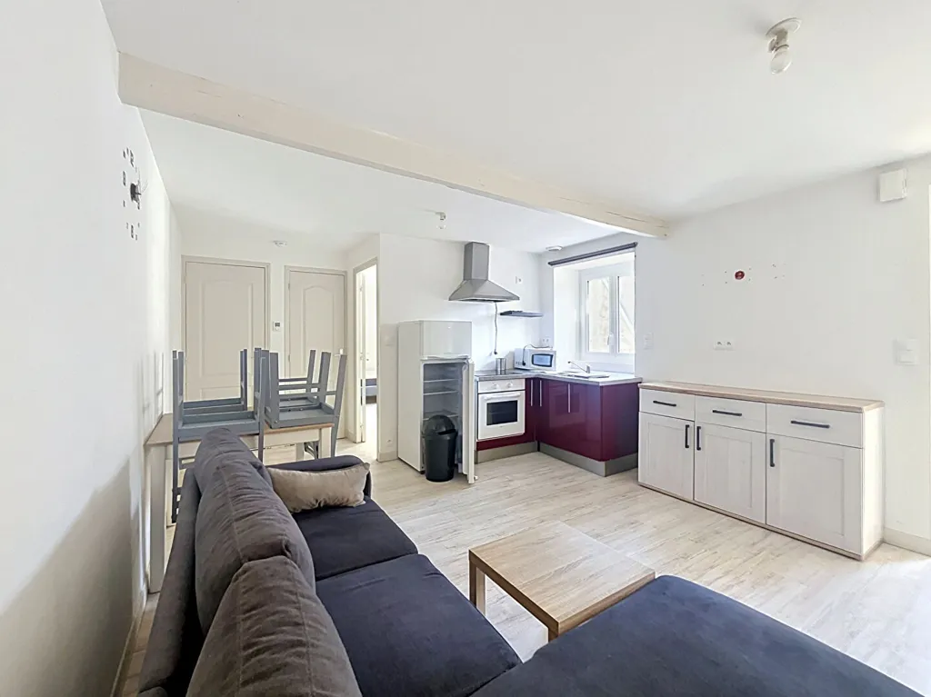 Séjour - Appartement Meublé au Dernier Étage à Luçon