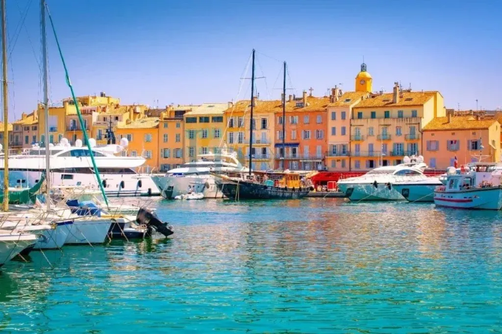 Duplex with Patio in Saint-Tropez Village