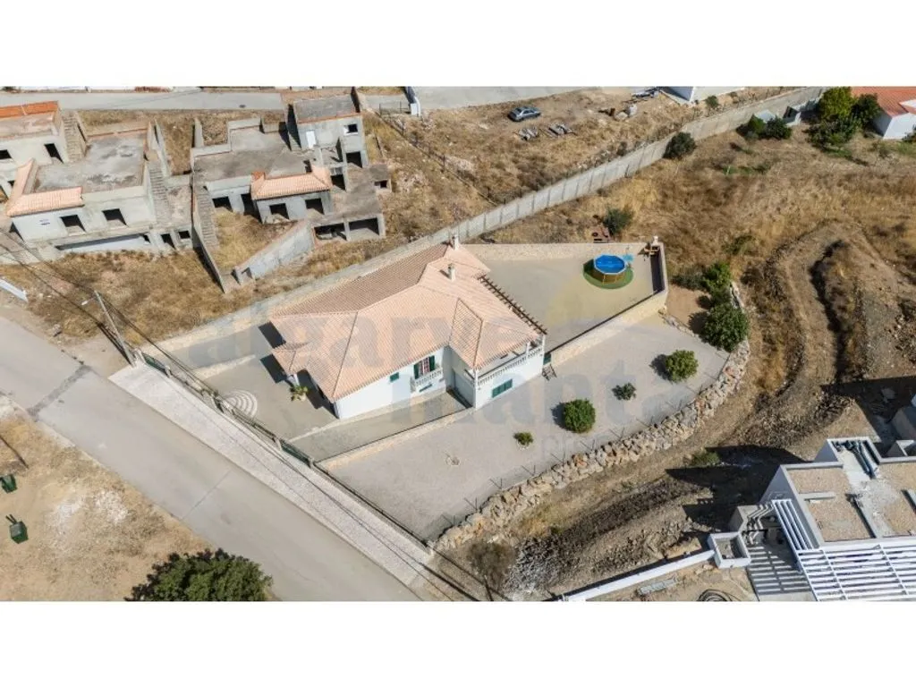 Õhuvaade - Detached Villa with Pool near Golf Courses, Junqueira