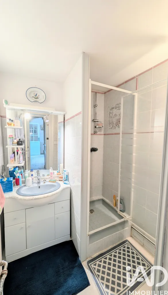 Salles de bain - Maison de village avec terrasse à Pleurs