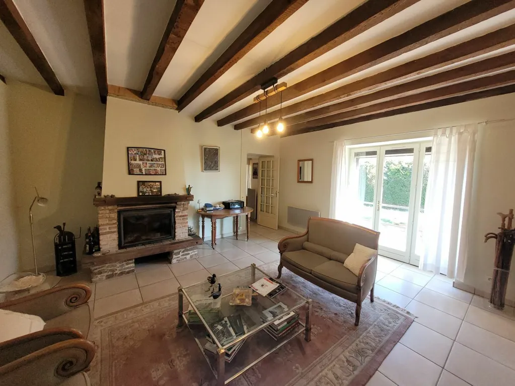 Séjour - Corps de Ferme avec Piscine à la Campagne