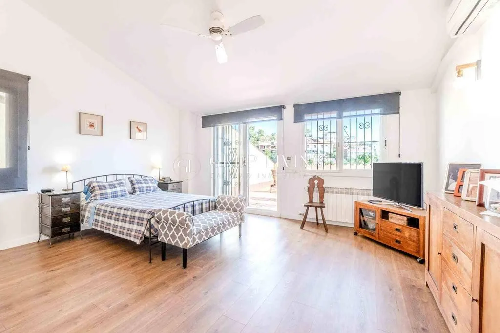 Bedrooms - Luxury House with Pool in Sitges