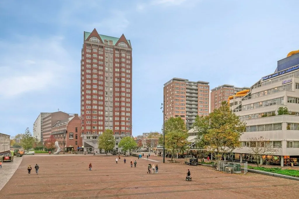 2-Bedroom Apartment with Kralingen View in Rotterdam