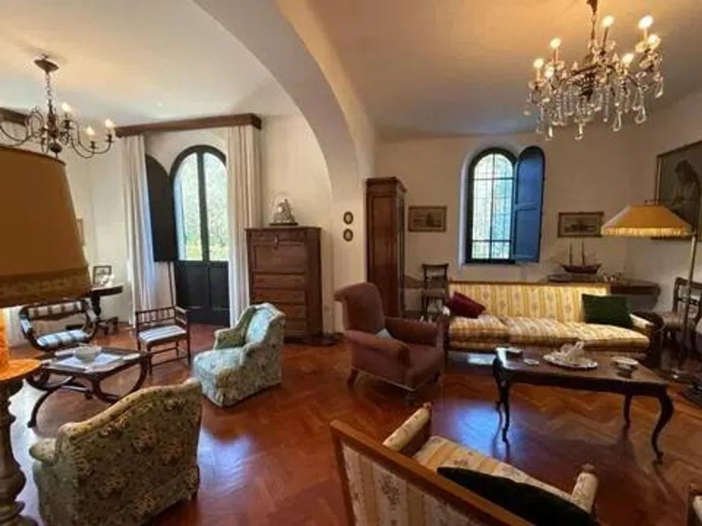 Séjour - Historic Villa with Panoramic Tower in Tuscany