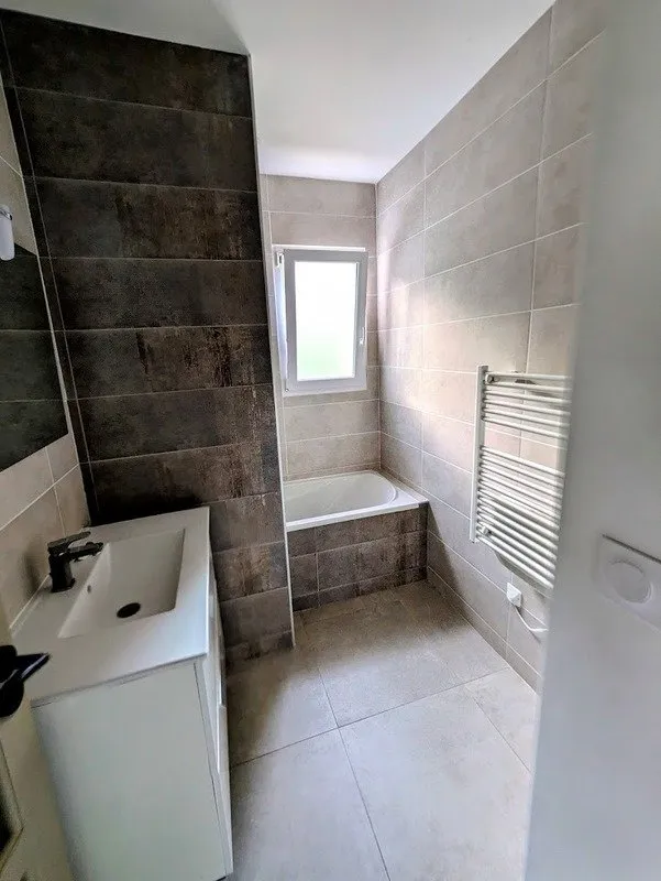 Salles de bain - Villa Contemporaine avec Terrasse Sud à Sotta