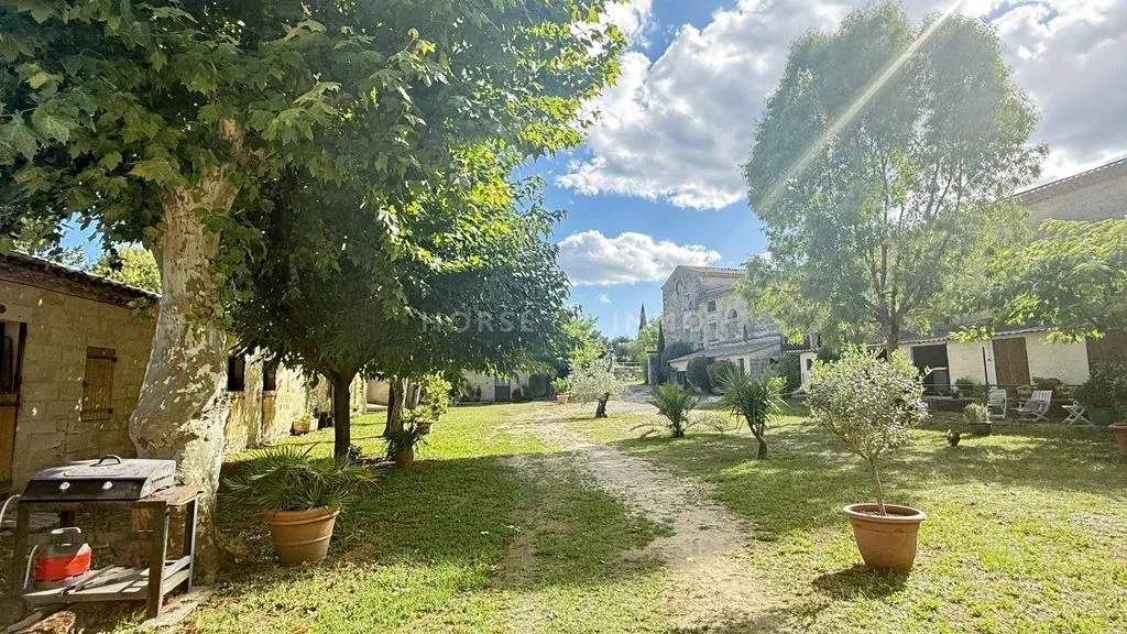 Jardin - Maison de Luxe avec Installations Équestres à Montpellier