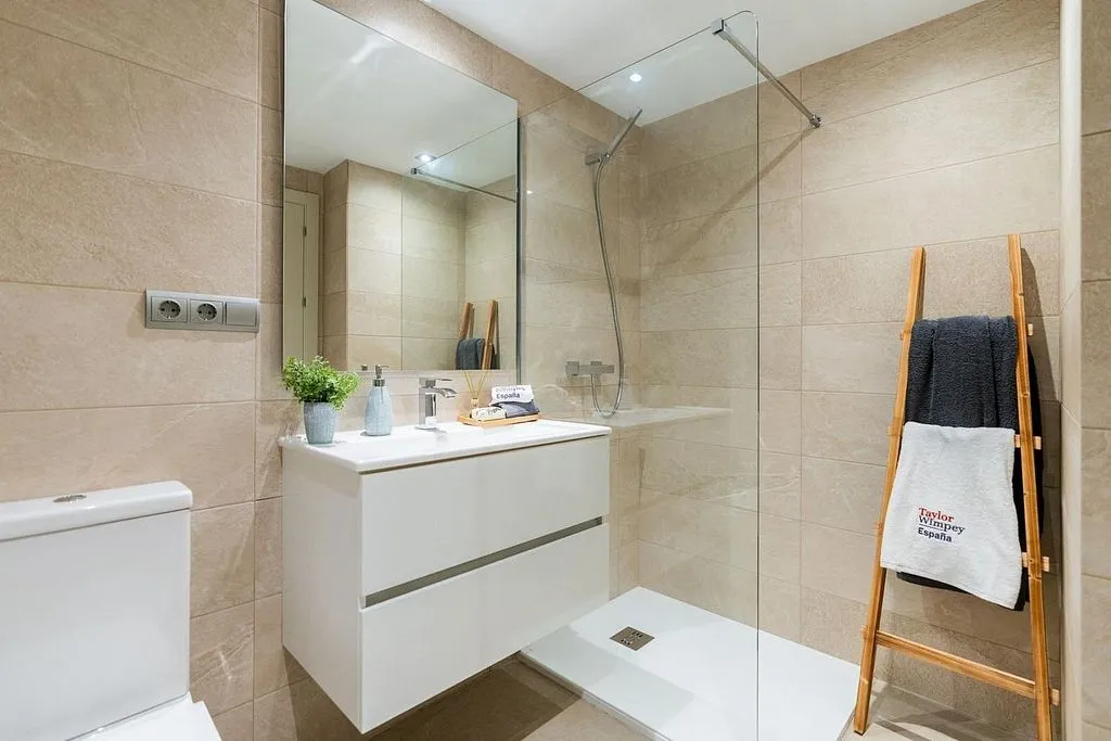 Salles de bain - Apartment with Pool and Terrace in La Cala Golf