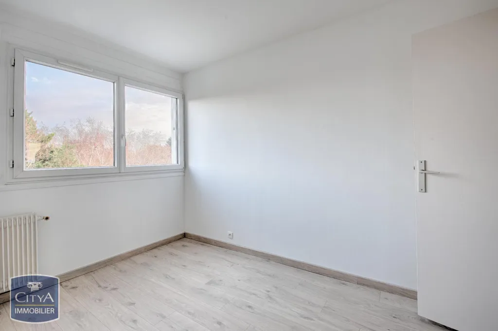 Pièces - Appartement Lumineux avec Vue Dégagée à Saint-Maurice