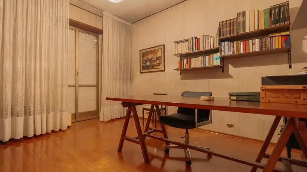 Bureau - Penthouse with Terraces in Torino's Crimea