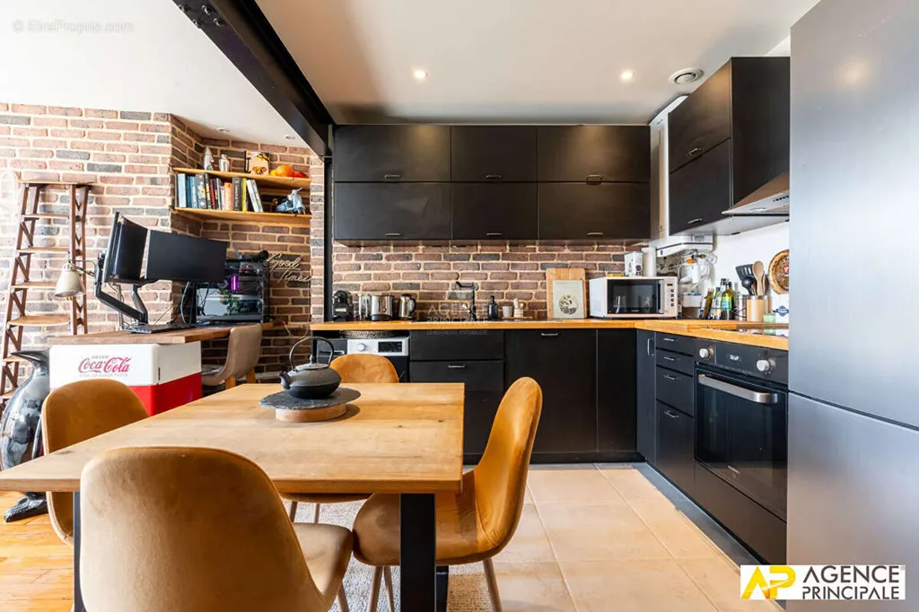 Cuisine - Appartement avec Vue Dégagée au Centre de Maisons-Laffitte