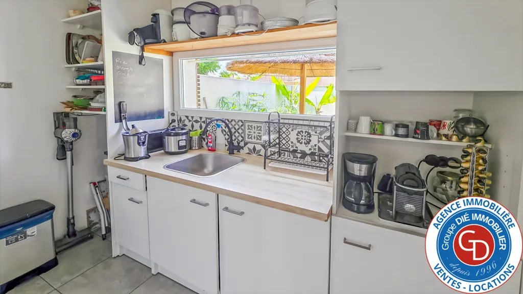 Köök - Renovated Villa with Garden in Mios