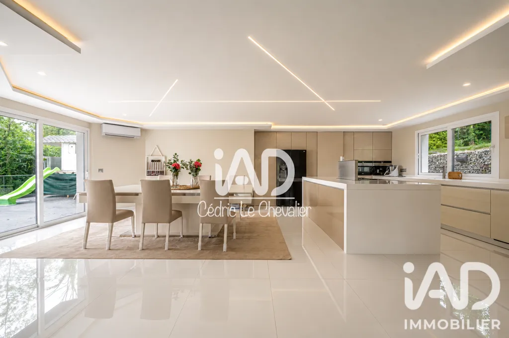 Cuisine - Maison d'Architecte avec Piscine à Thorigny-sur-Marne