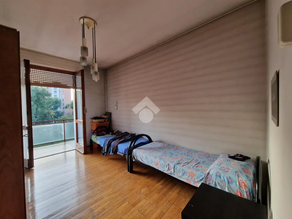 Chambres - Five-Bedroom Apartment with Balcony in Milan