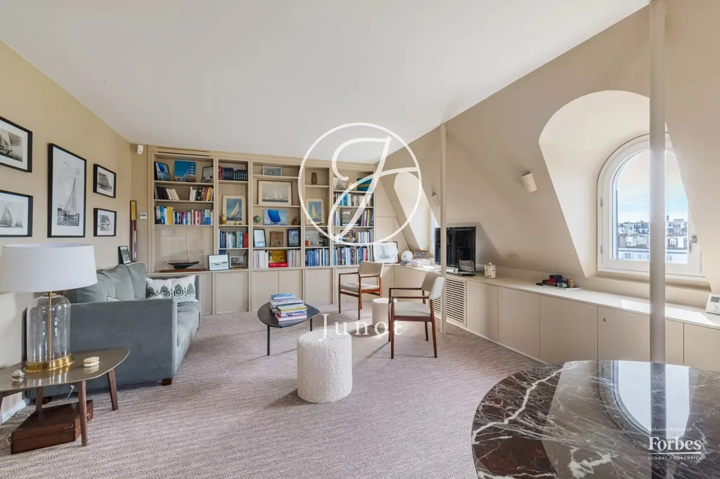 Elutuba - Duplex with Eiffel Tower View in Paris 7th