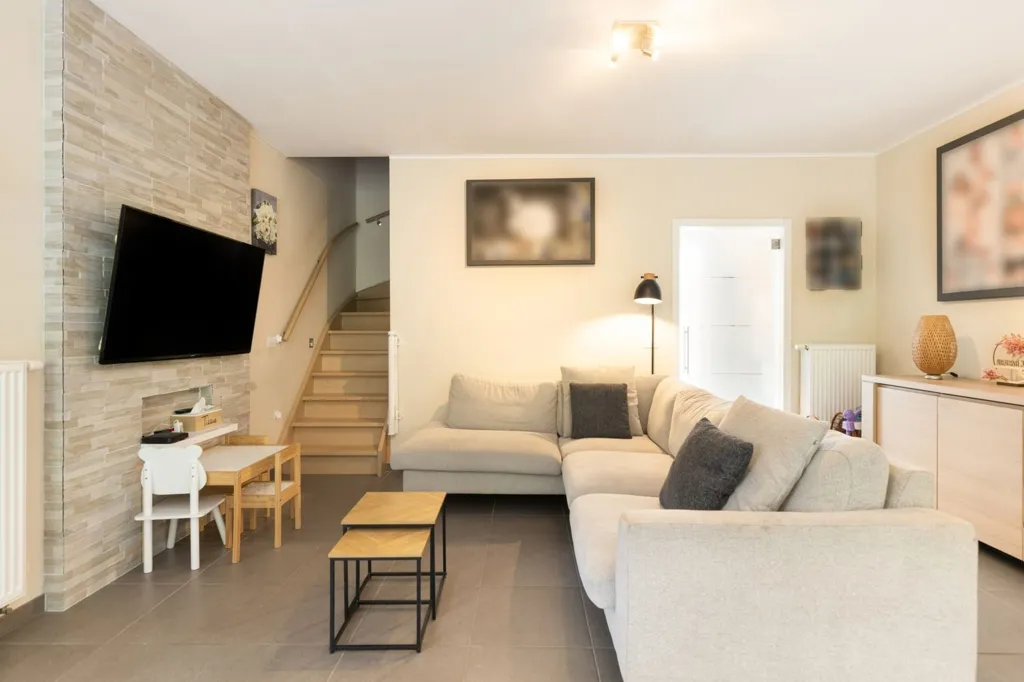 Séjour - Maison Récemment Construite avec Terrasse à Clabecq