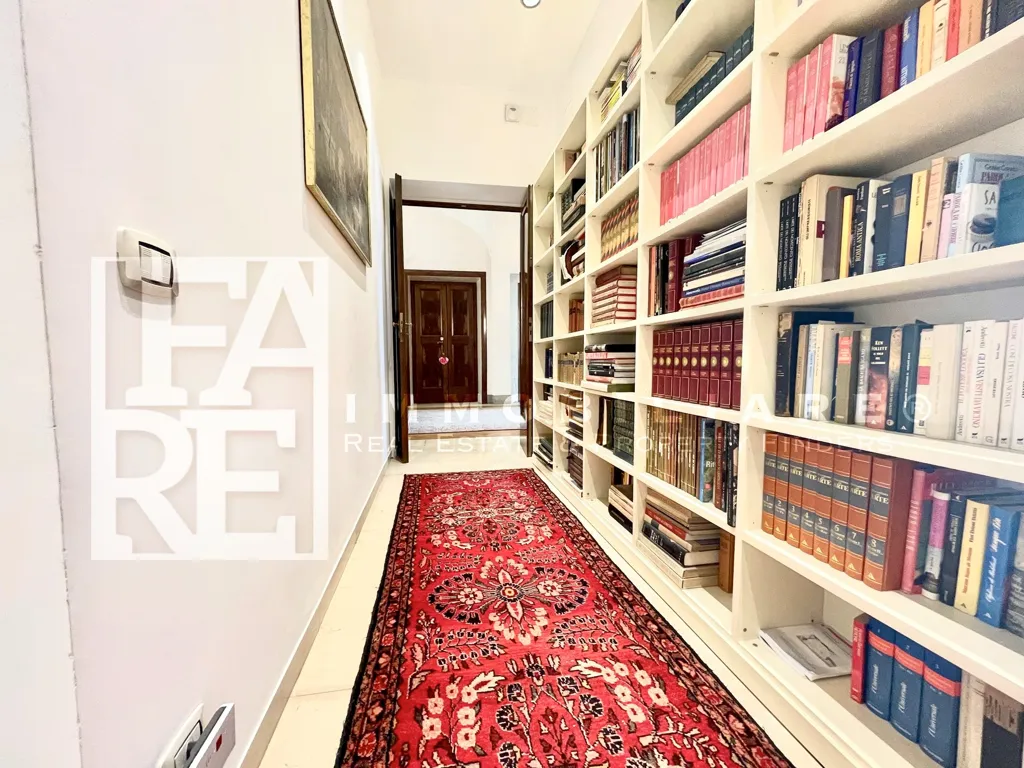 Kabinet - Renovated Apartment with Private Courtyard in Parioli